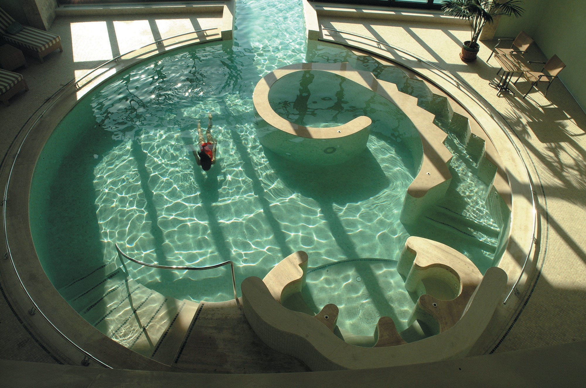 Fonteverde Lifestyle & Thermal Retreat - The Leading Hotels Of The World سان كاشانو دي باني المرافق الصورة The pool at the top of the hotel