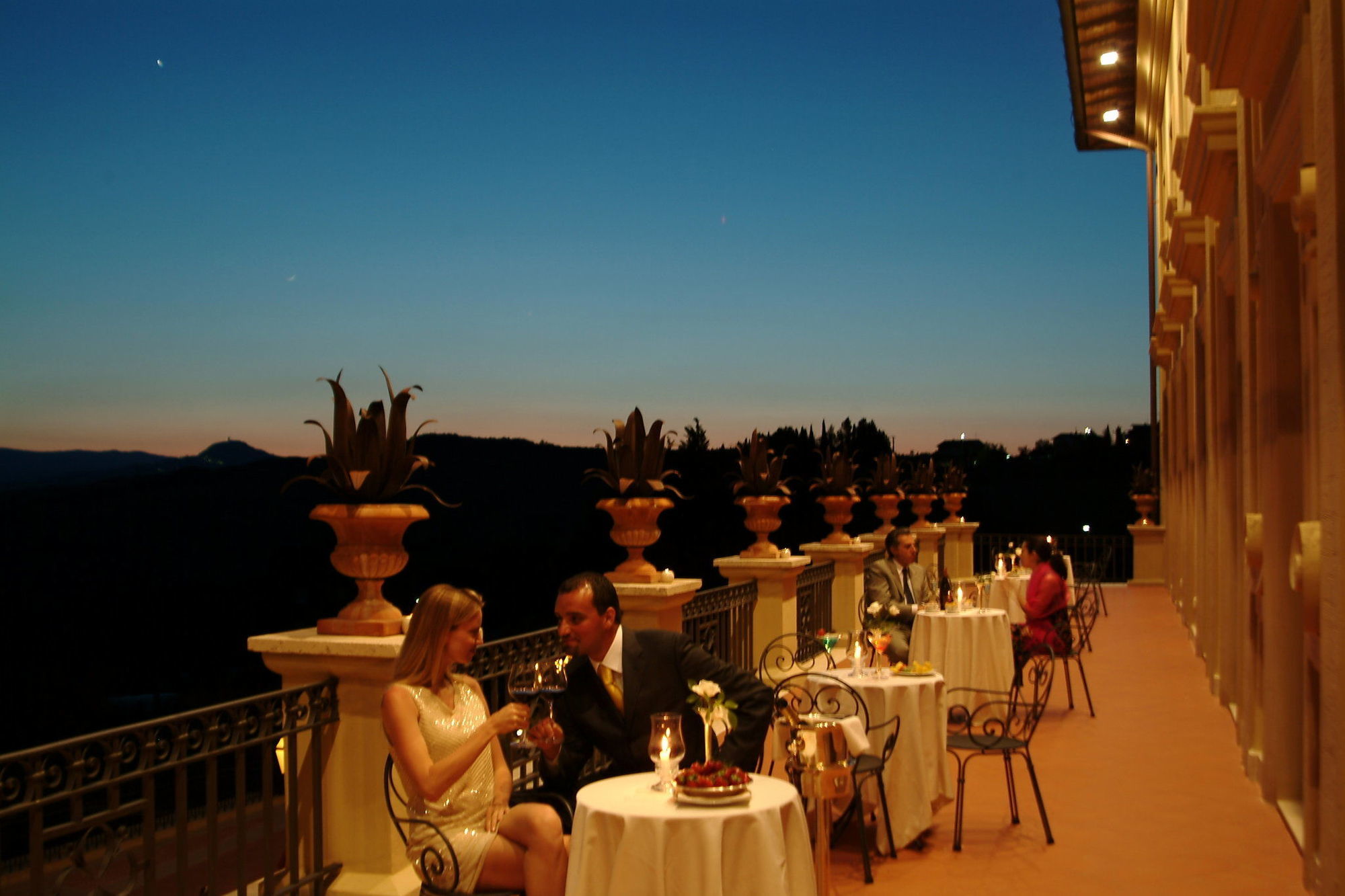 Fonteverde Lifestyle & Thermal Retreat - The Leading Hotels Of The World سان كاشانو دي باني المطعم الصورة The Terrace at the St. Francis